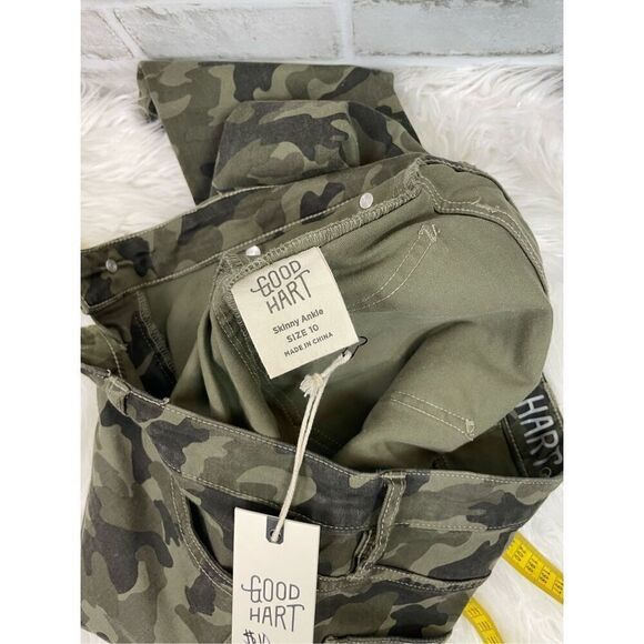 Matilda Jane Good Hart GH Denim Women’s Camo print Pants size 10 NWT - Picture 6 of 7